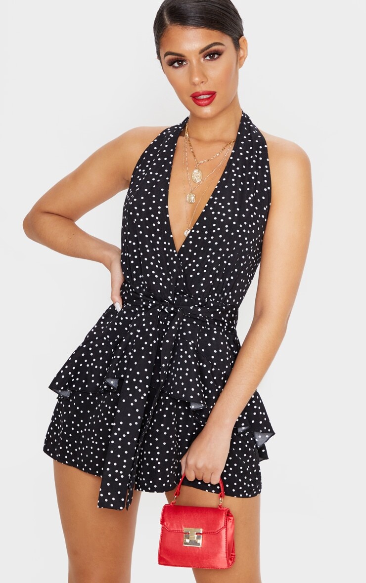 

PrettyLittleThing Монохромный комбинезон в горошек с воротником халтер