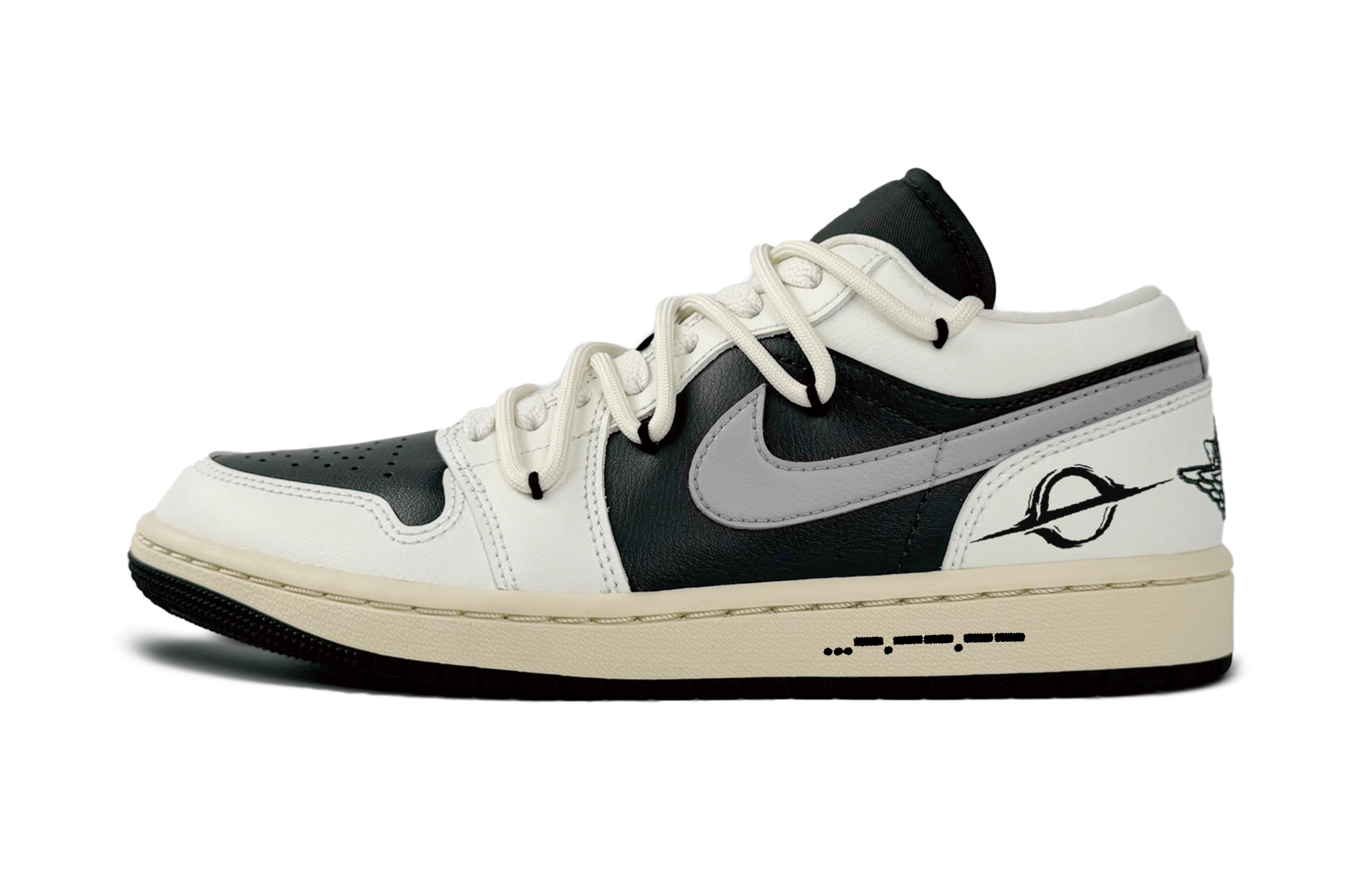 

Кроссовки Air Jordan 1 Vintage Basketball Shoes Women's Low-top Black/Gray, черный/серый