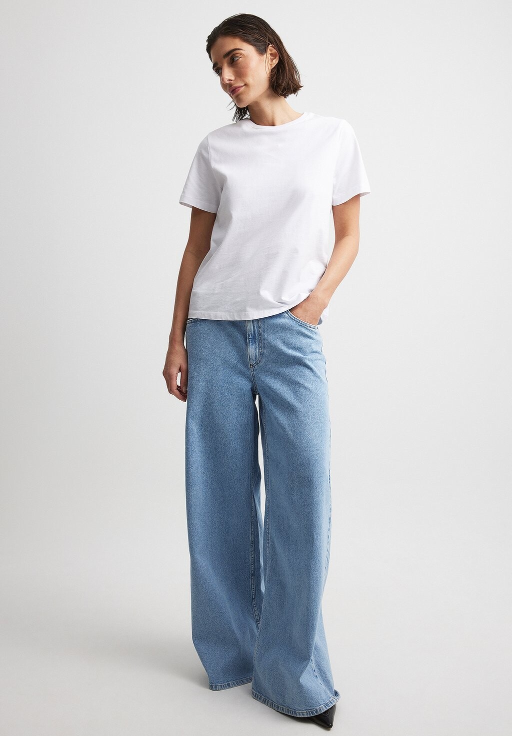 

Джинсы свободного кроя WEITE MIT NIEDRIGER TAILLE NA-KD, цвет light blue