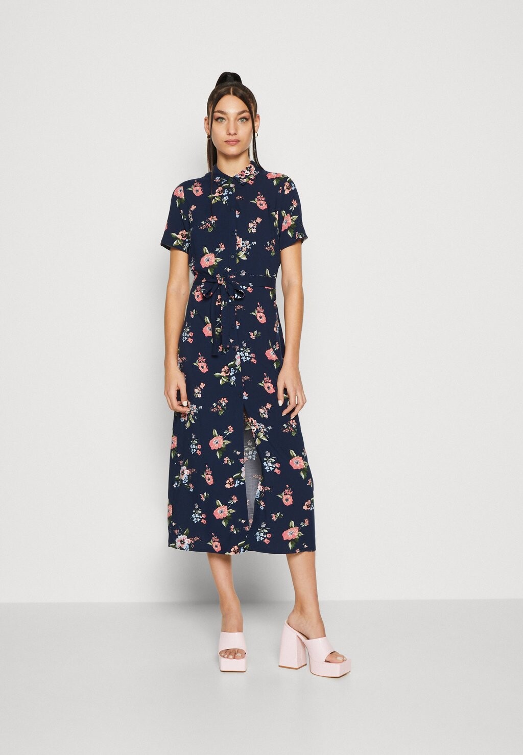 

Платье-рубашка Vero Moda, темно-синий