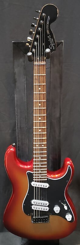 

Squier Contemporary Stratocaster Special HT 2021 - Present Sunset Metallic