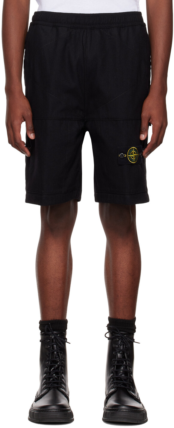 

Черные шорты с нашивками Stone Island