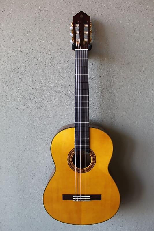 Абсолютно новая классическая гитара Yamaha CG162S с нейлоновыми струнами из ели и чехлом для гитары цена и фото