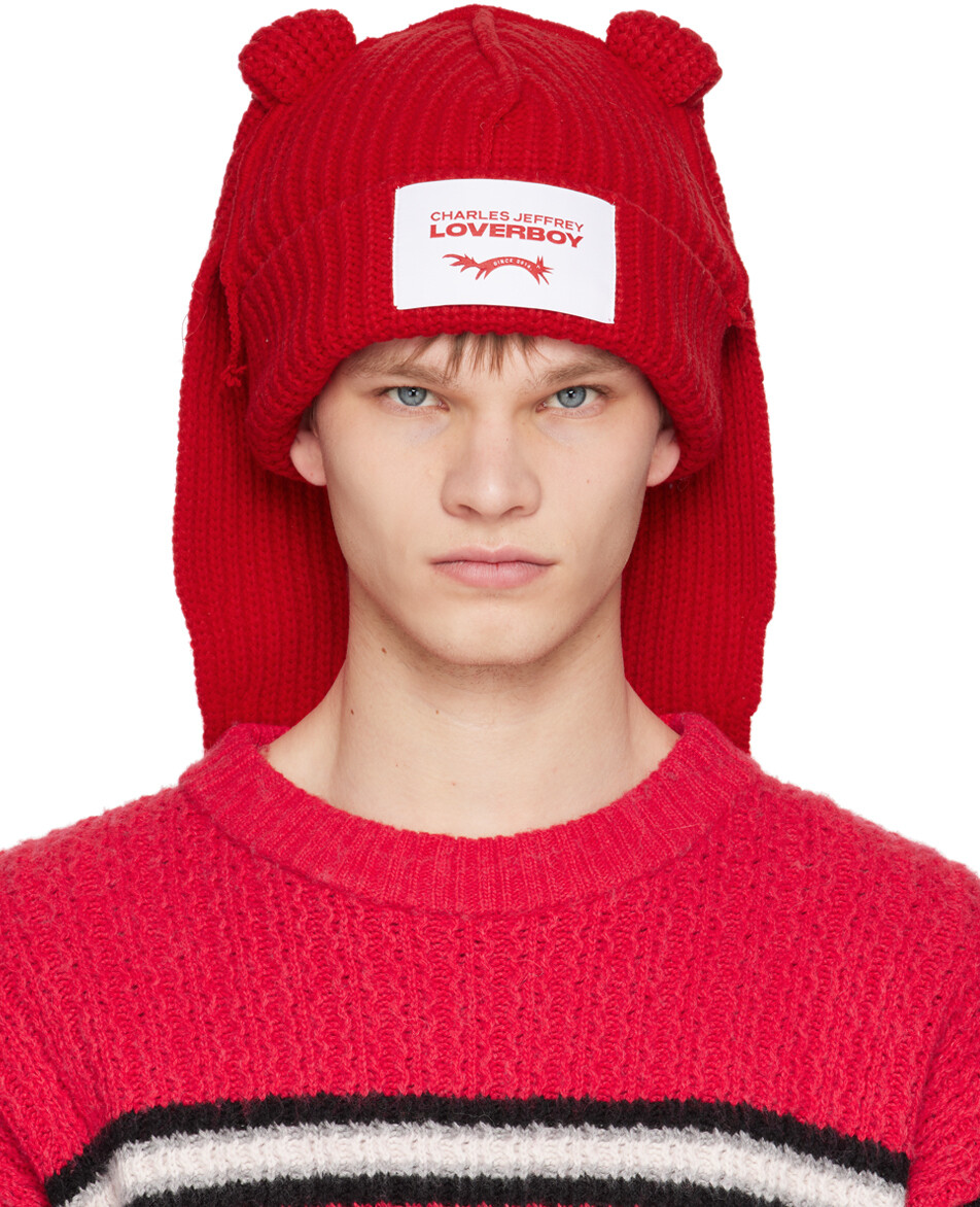 

Красная шапка с массивным кроликом Charles Jeffrey Loverboy