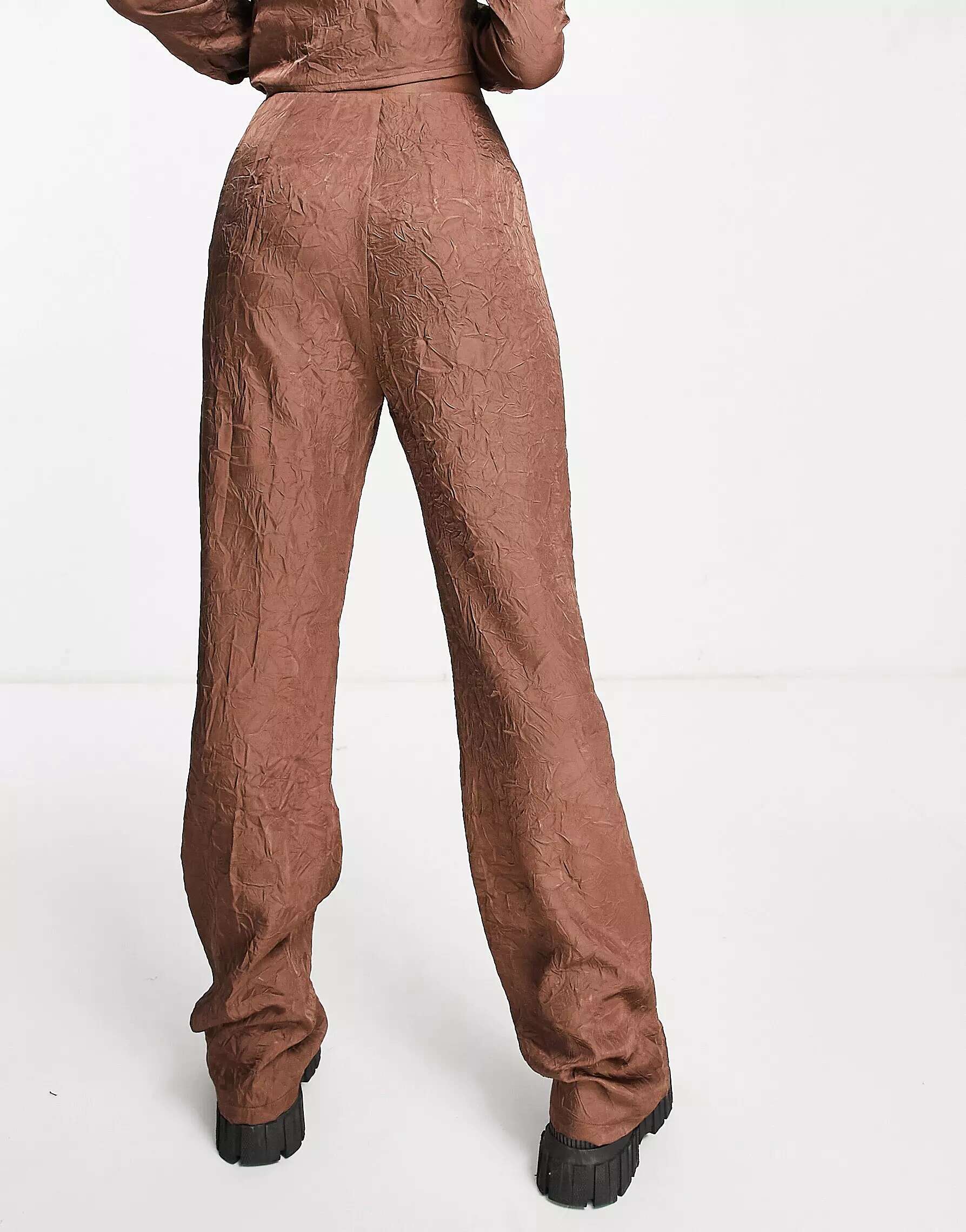 Коричневые брюки из жатого атласа COLLUSION