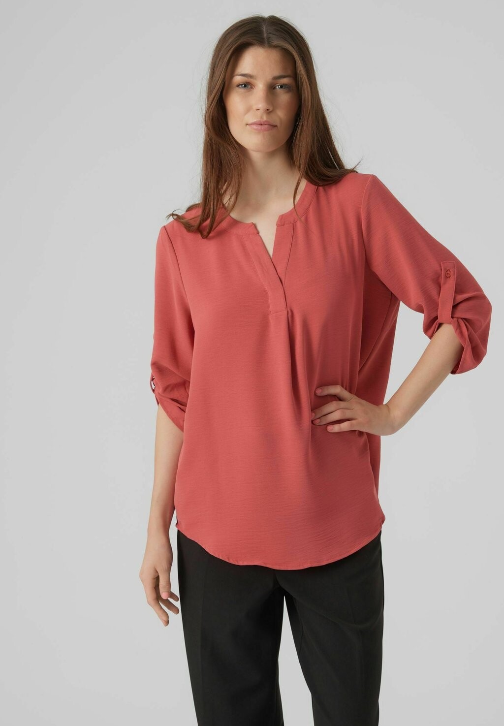 

Блузка Vero Moda с V-образным вырезом и рукавами 3/4, красный