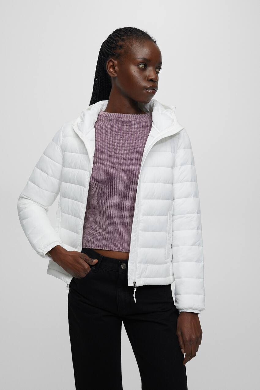 

Базовая пуховая куртка с капюшоном Pull&Bear, белый