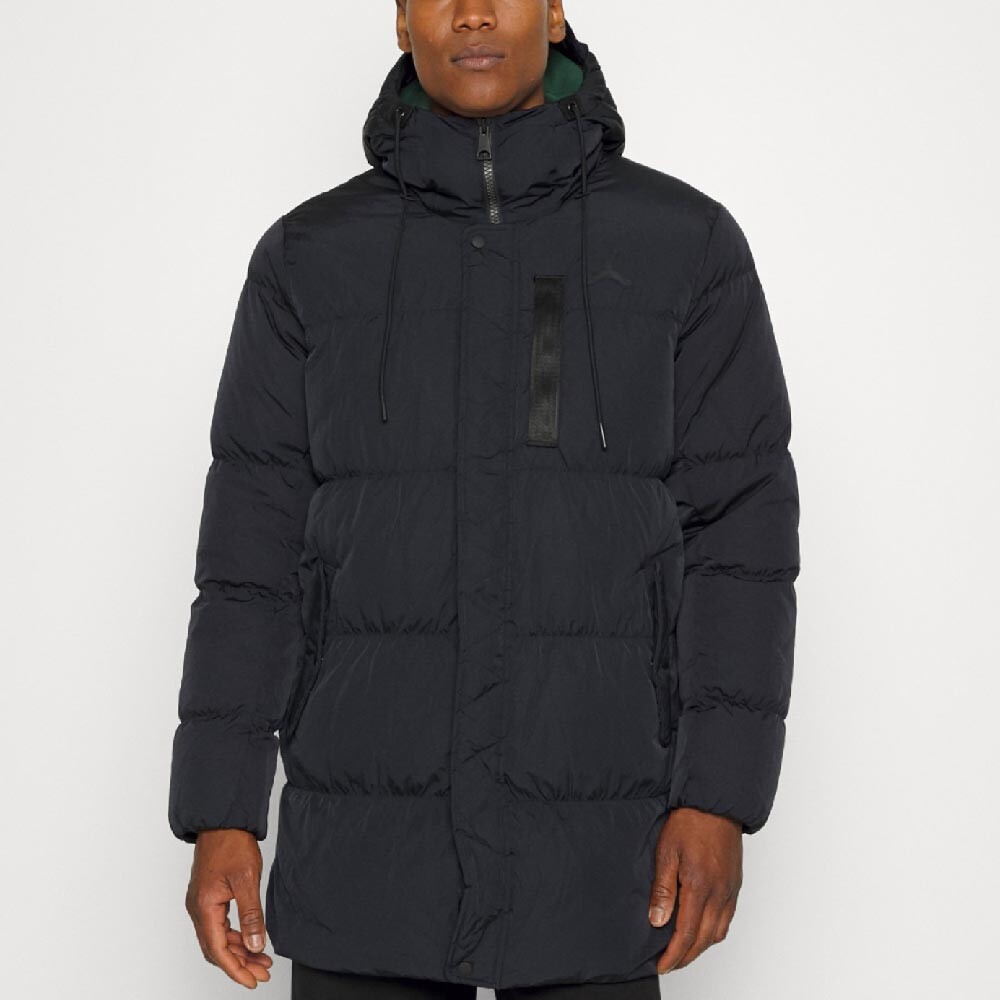 

Парка Nike Air Jordan Essential Statement Hooded Down, чёрный