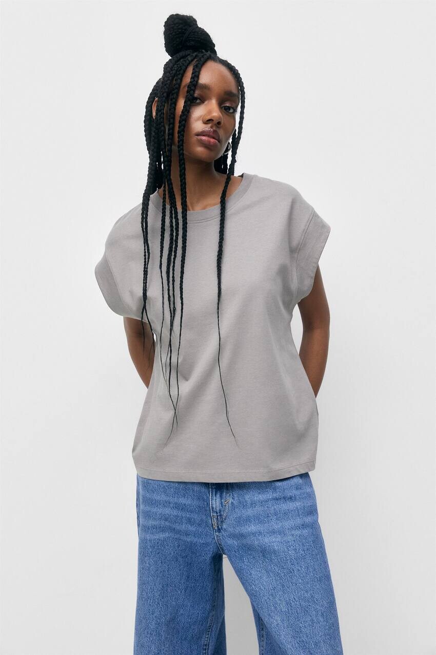 

Базовая футболка с короткими рукавами и отделкой Pull&Bear, серый