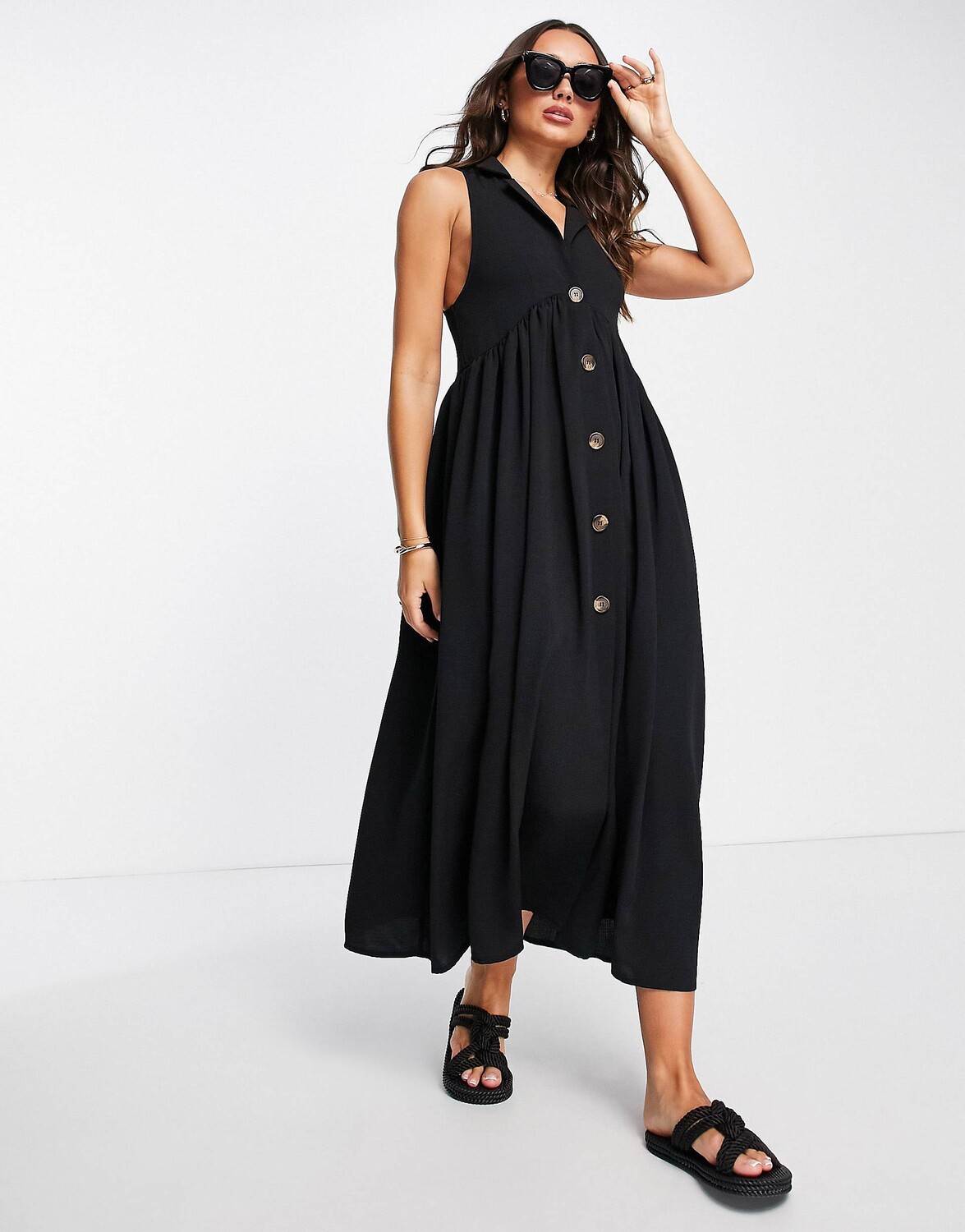 

Черное платье миди с воротником и пуговицами ASOS DESIGN