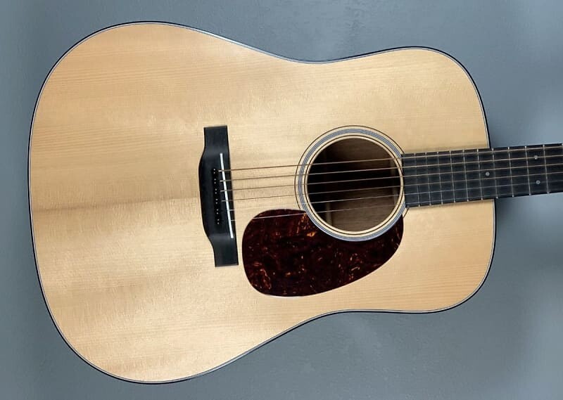 

D-18 Аутентичный 1939 г. Martin D-18 Authentic
