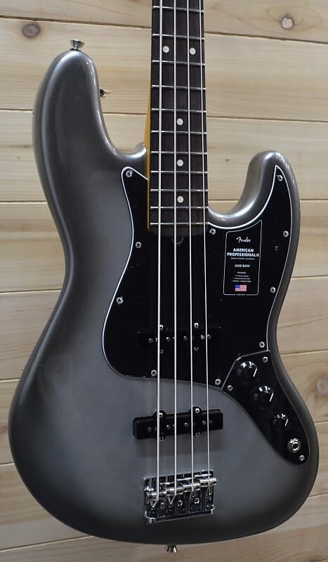

Новый Fender American Professional II Jazz Bass Rosewood Mercury с футляром