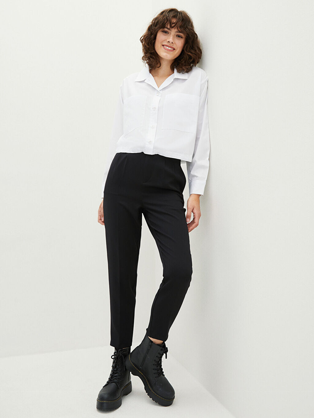 

Нормальная талия Стандартный крой Прямые женские брюки LCW Casual, Черный