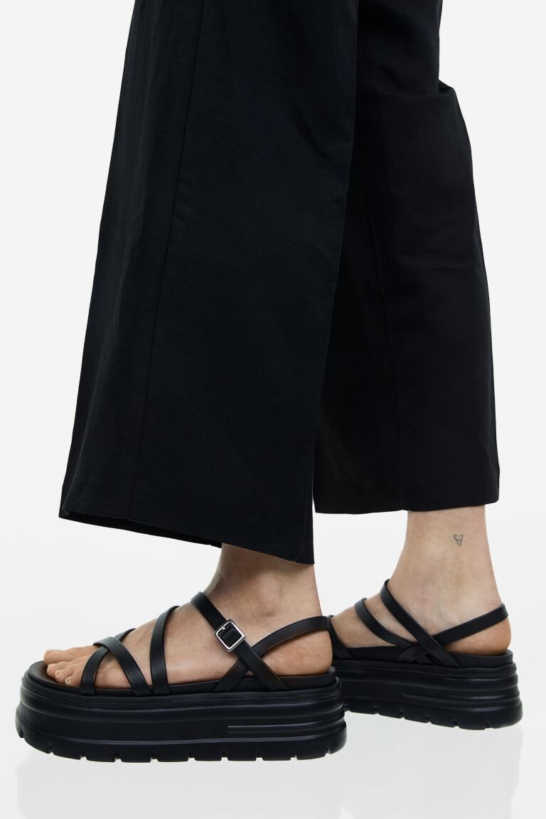 

Босоножки на массивной платформе H&M, черный