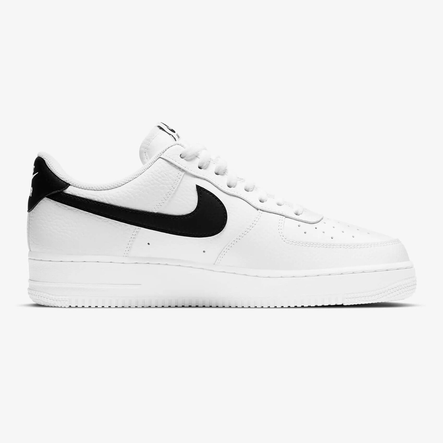 

Кроссовки Nike Air Force 1 '07, белый/черный (Размер 43 RU)