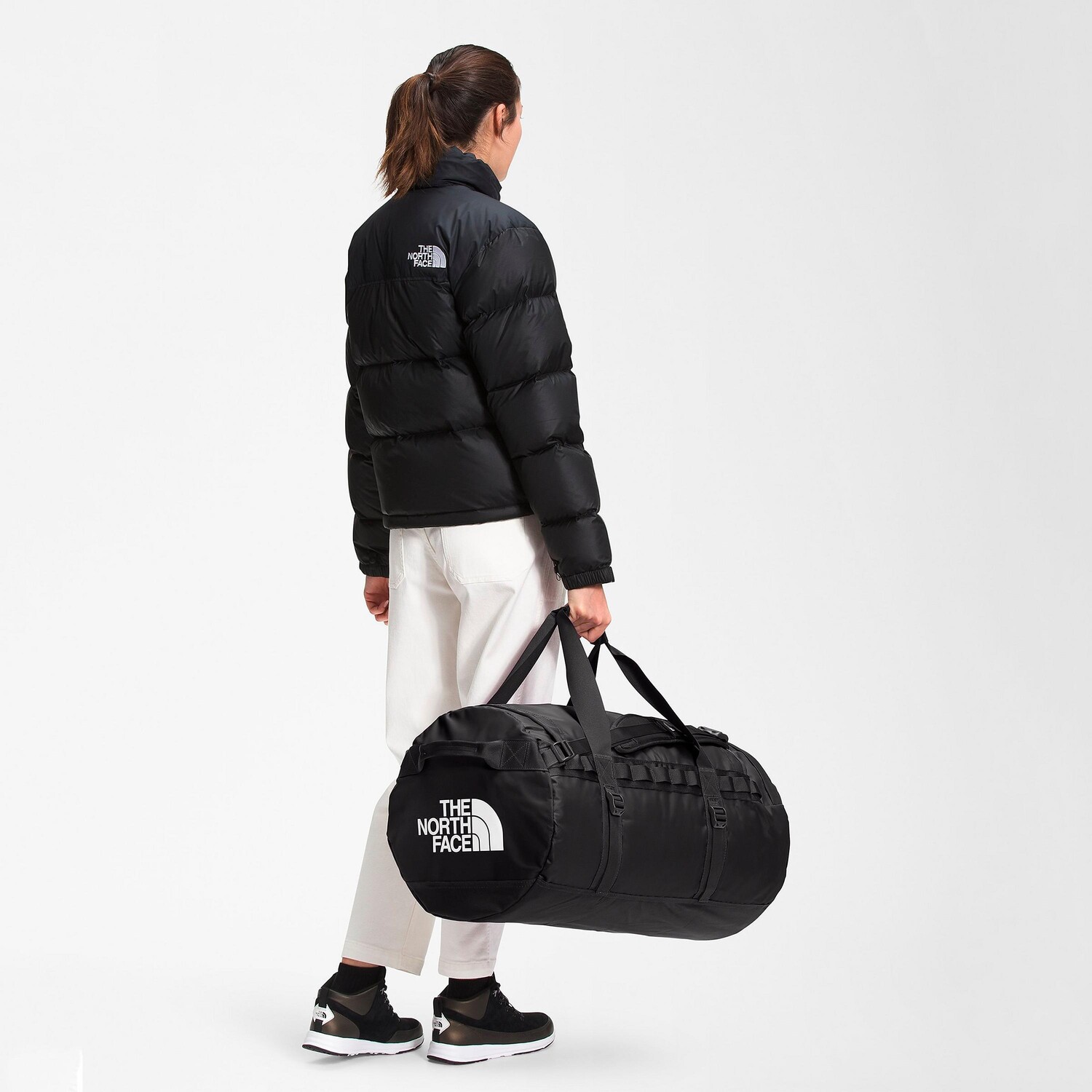 

Сумка-дафл The North Face Base Camp среднего размера, черный