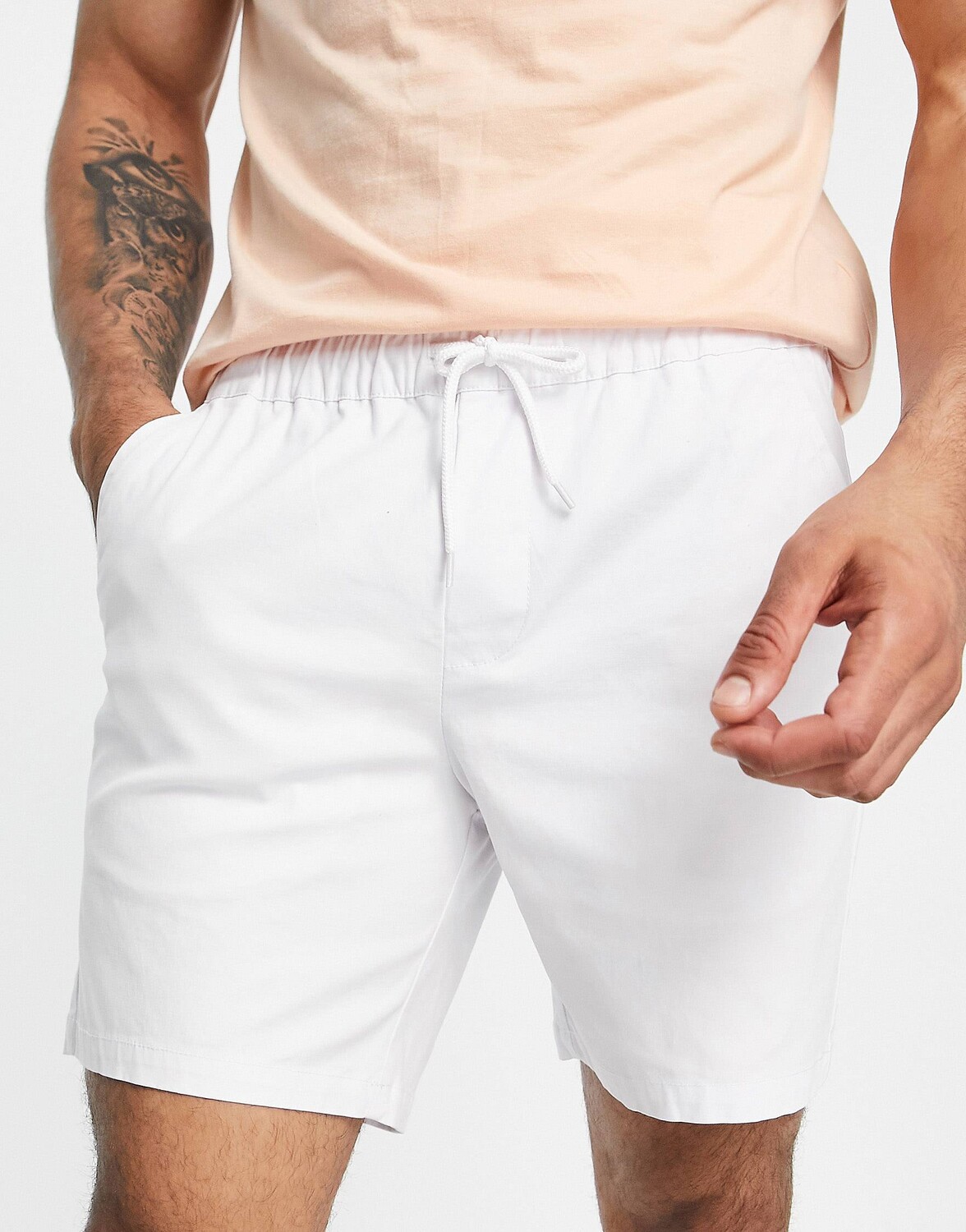 

Белые шорты-чинос скинни с эластичной талией ASOS DESIGN