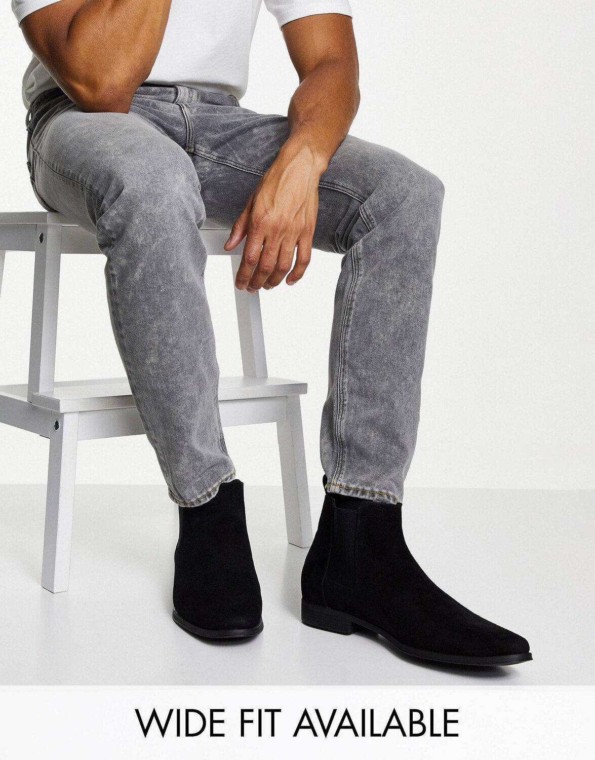 

Черные ботинки челси из искусственной замши ASOS DESIGN
