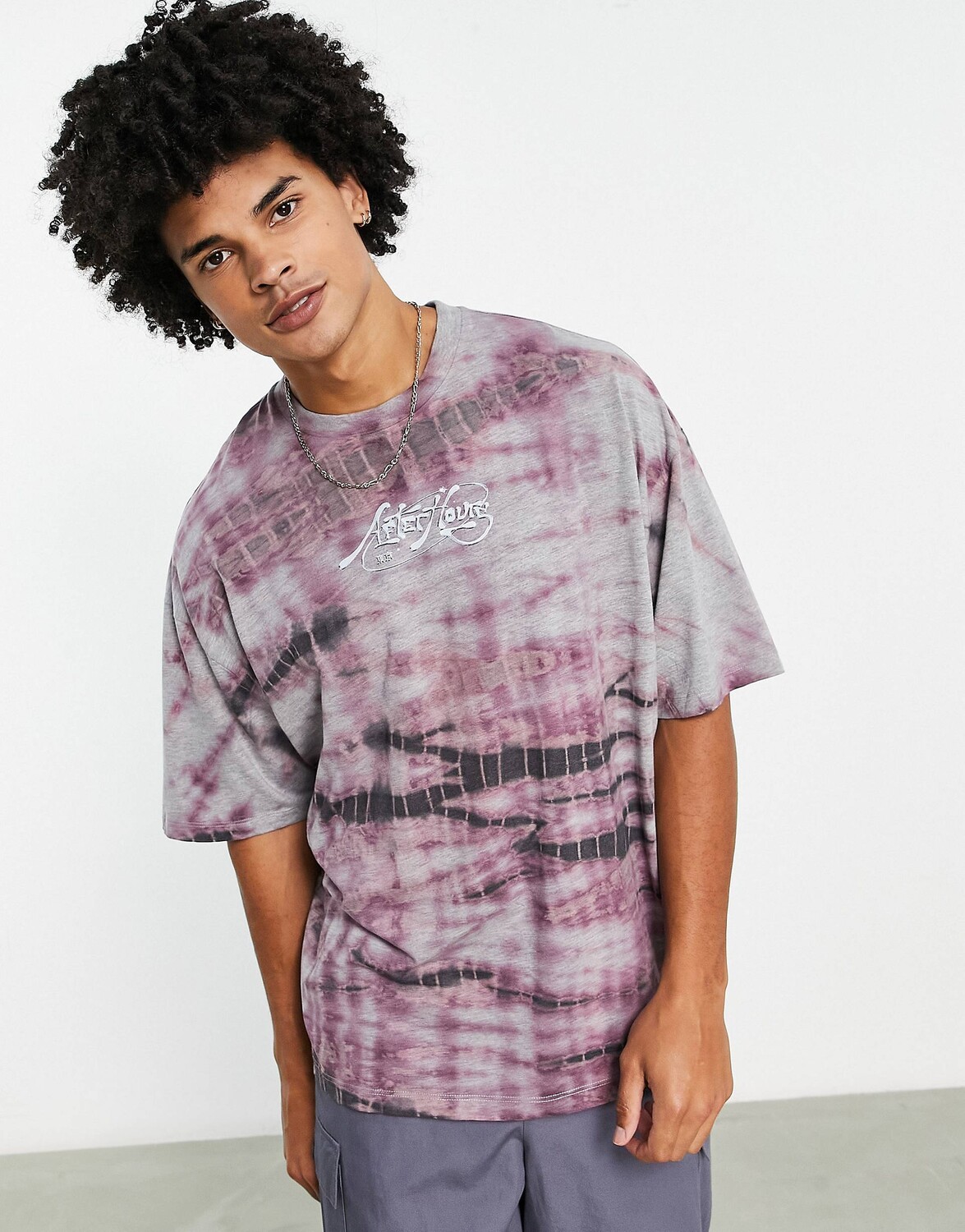 

Фиолетовая футболка оверсайз в стиле гранж с принтом на груди ASOS DESIGN