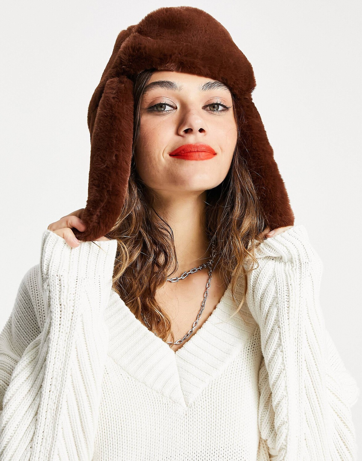 

Коричневая шапка-ушанка из искусственного меха ASOS DESIGN