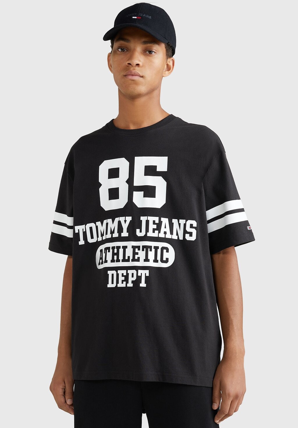 

Футболка с принтом Tommy Jeans, черный