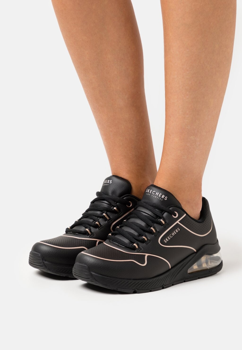 

Кроссовки Skechers