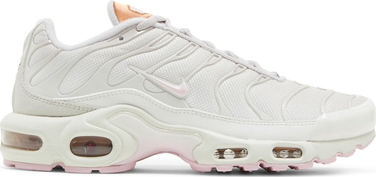 Nike air max hotsell plus grey and pink