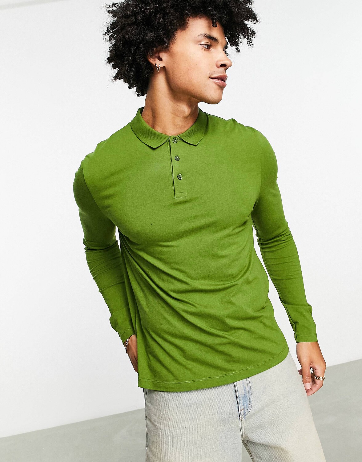 

Поло цвета хаки с длинными рукавами ASOS DESIGN