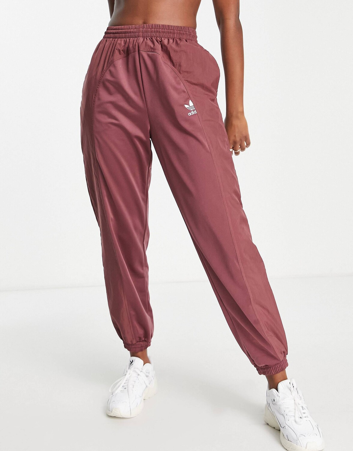 

Светло-малиновые спортивные брюки adidas Originals adicolour