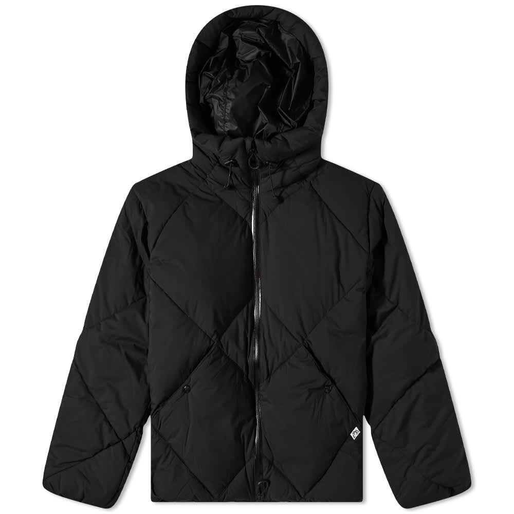

Удобный пуховик CMF Comfy Outdoor Garment, Черный