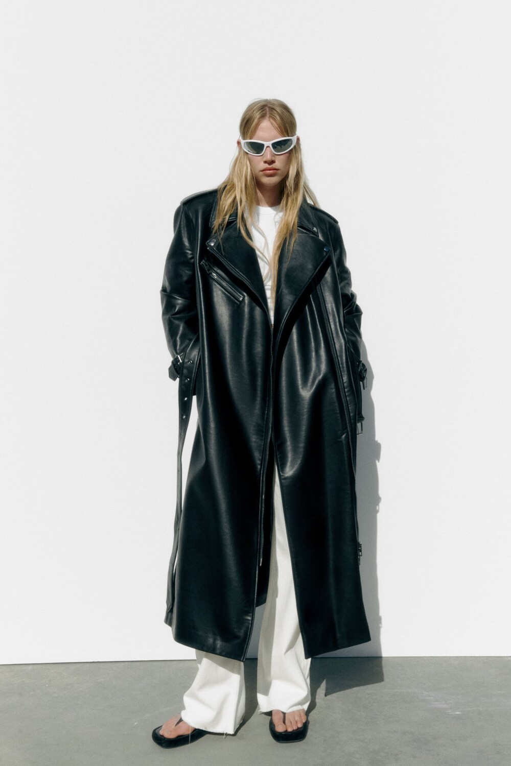 

Тренч из искусственной кожи ZARA, черный