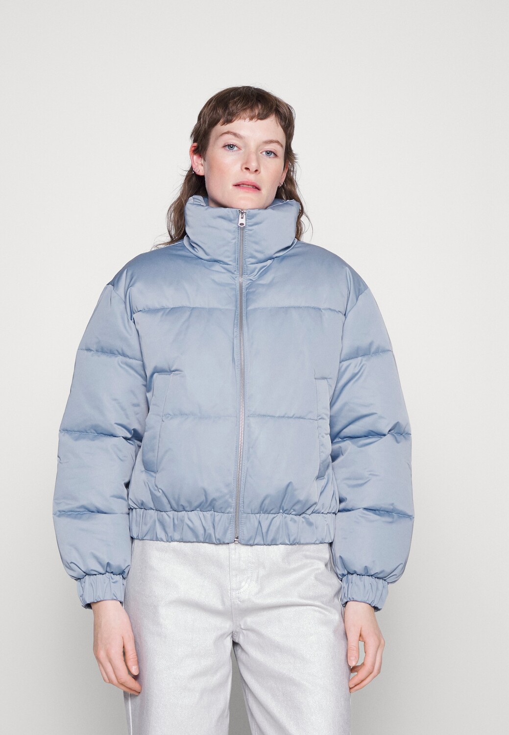 

Пуховик Abercrombie & Fitch, синий