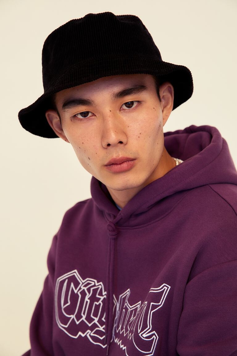 

Вельветовая рыбацкая шапка H&M, черный