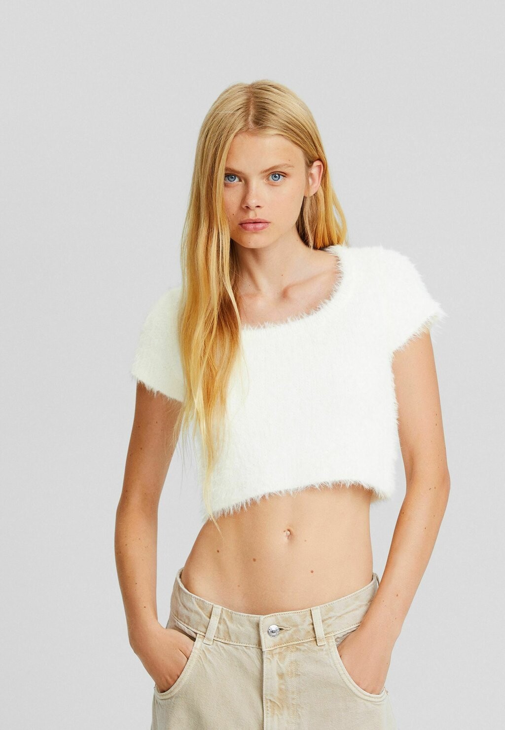 

Базовая футболка Short Sleeve Fuzzy Bershka, белый