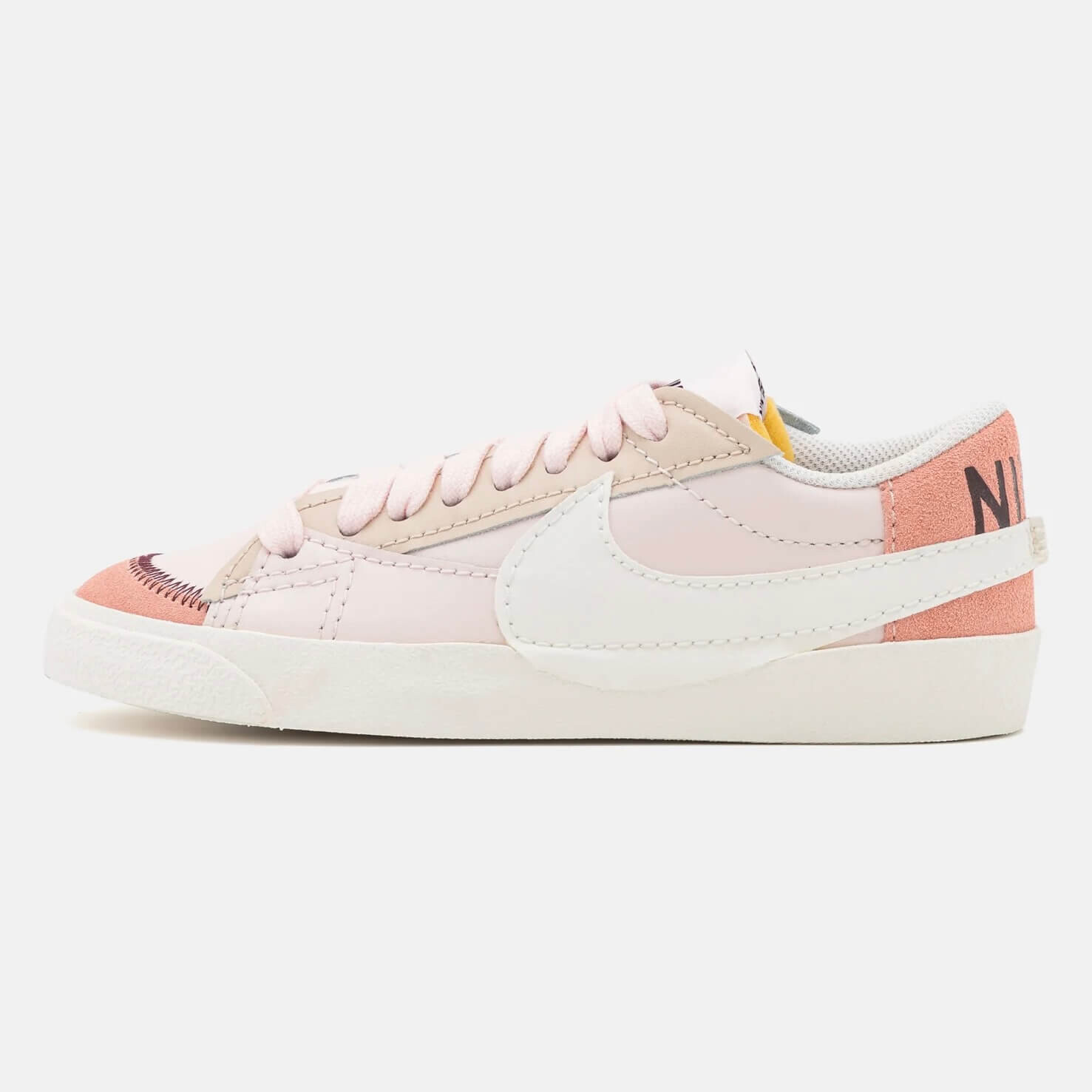 

Кроссовки Nike Sportswear Blazer '77 Jumbo, светло-розовый