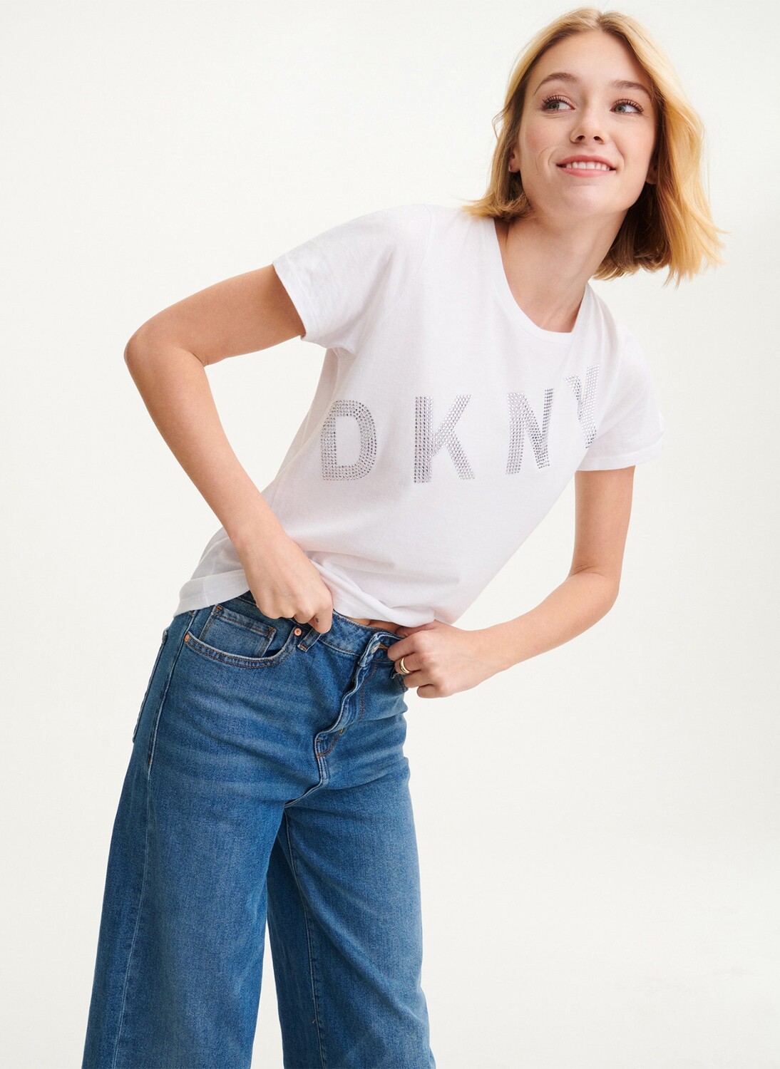 

Футболка Diagonal со стразами и логотипом DKNY