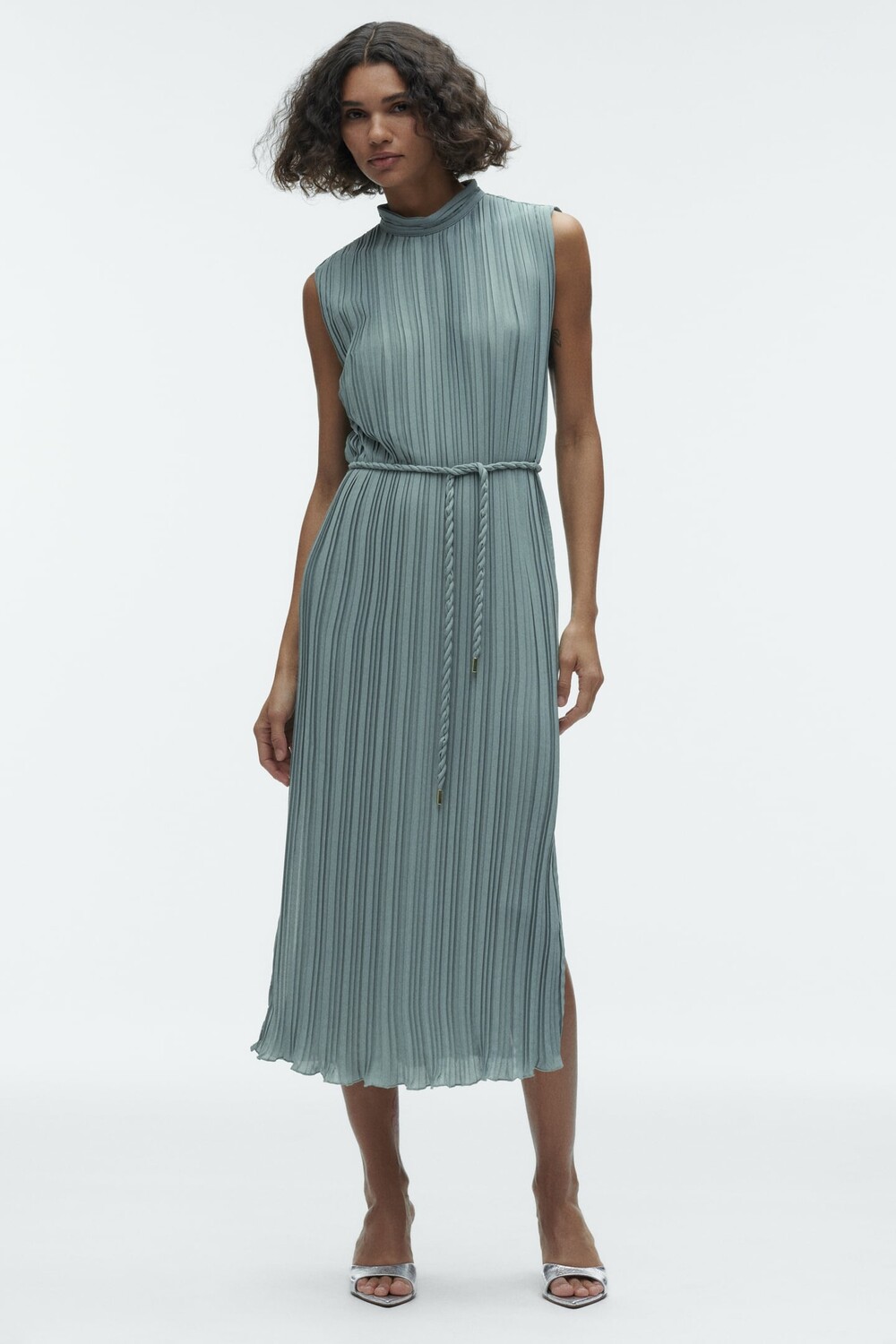 

Плиссированное платье с поясом ZARA, зеленый мергель