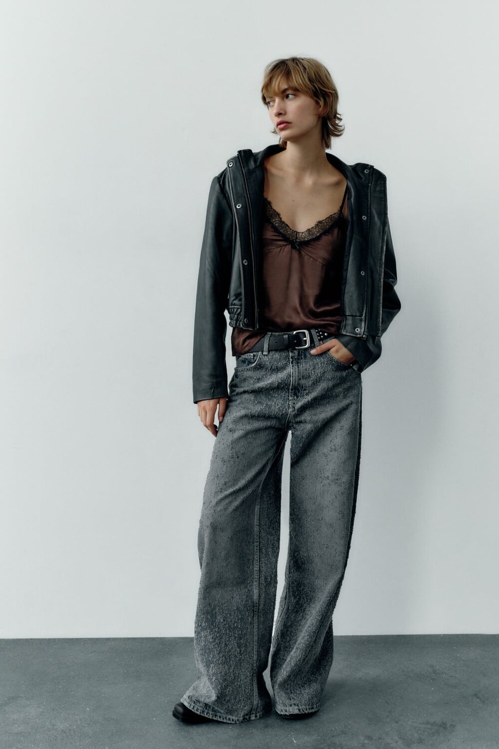 

Атласный топ на бретельках ZARA, темно-коричневый