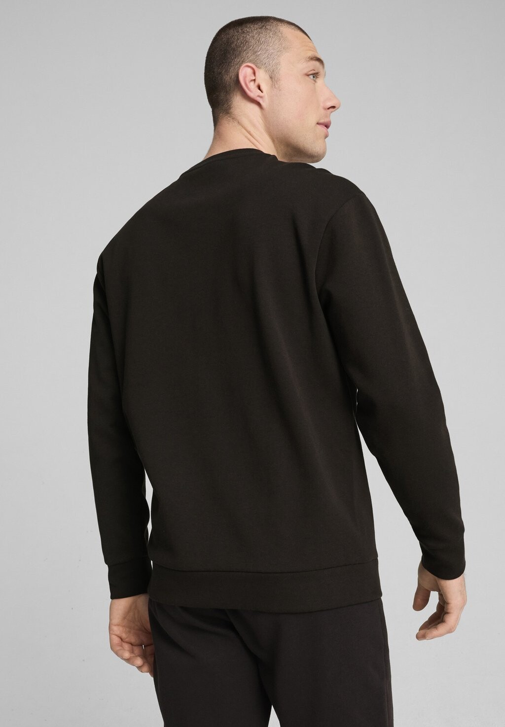 

Толстовка CREWNECK Puma, черный