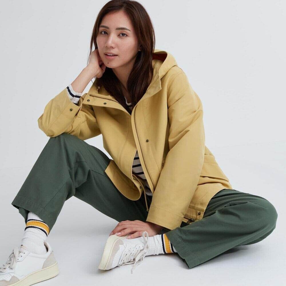 

Куртка Uniqlo Mountaineering Waterproof, светло-желтый
