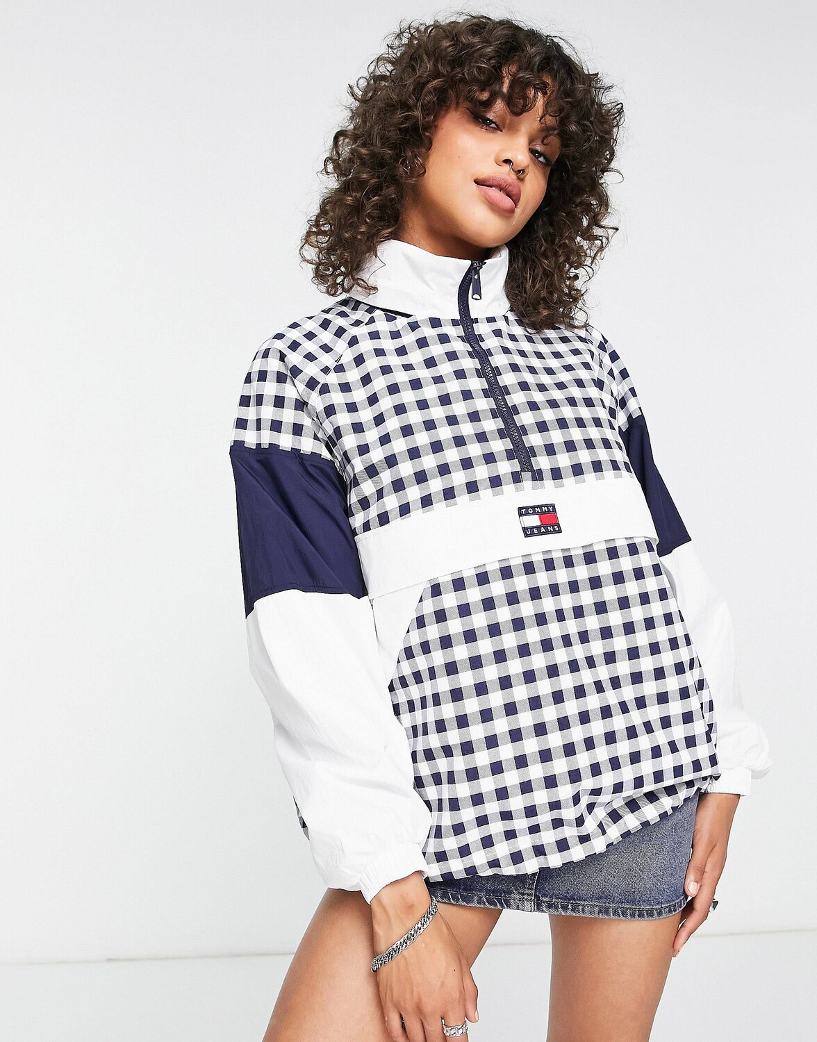 

Нейлоновая ветровка в мелкую клетку с логотипом Tommy Jeans co-ord