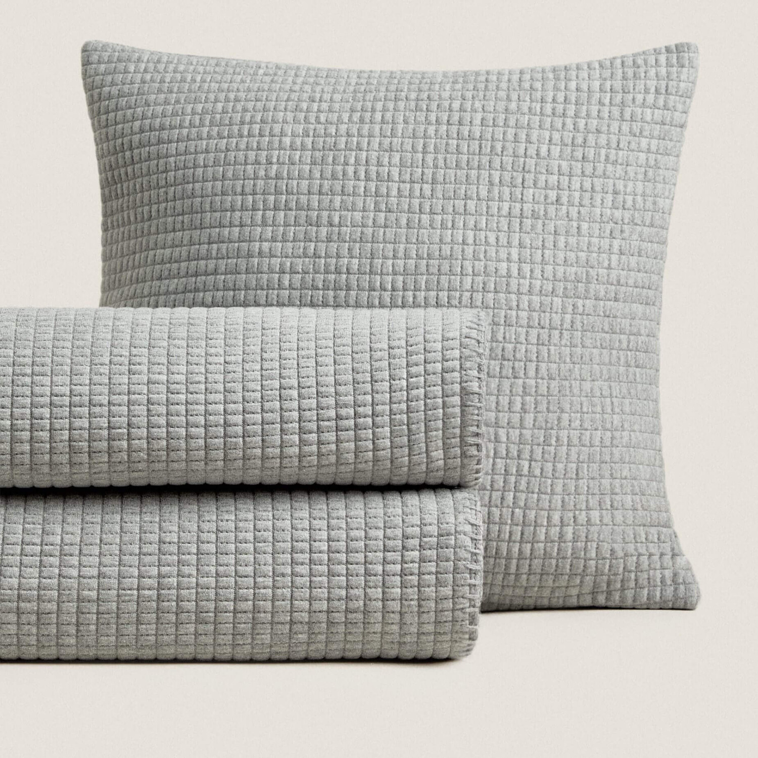 

Жаккардовое покрывало Zara Home Checked, серый