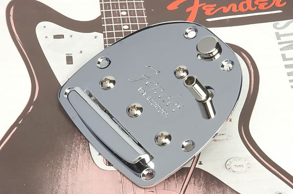 Fender Mexico Classic Player Jazzmaster Jaguar Tremolo/Vibrato в сборе, 0076232049 Fender Mexico Classic Player Jazzmaster Jaguar Tremolo/Vibrato Assembly 0076232049 - фото