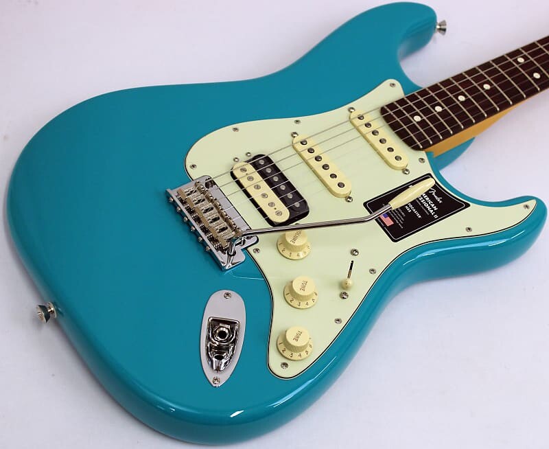 

Fender American Professional II Stratocaster HSS, синий Майами