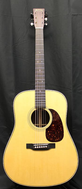 

Акустическая электрогитара Martin HD-28E Dreadnought Fishman Aura VT с футляром