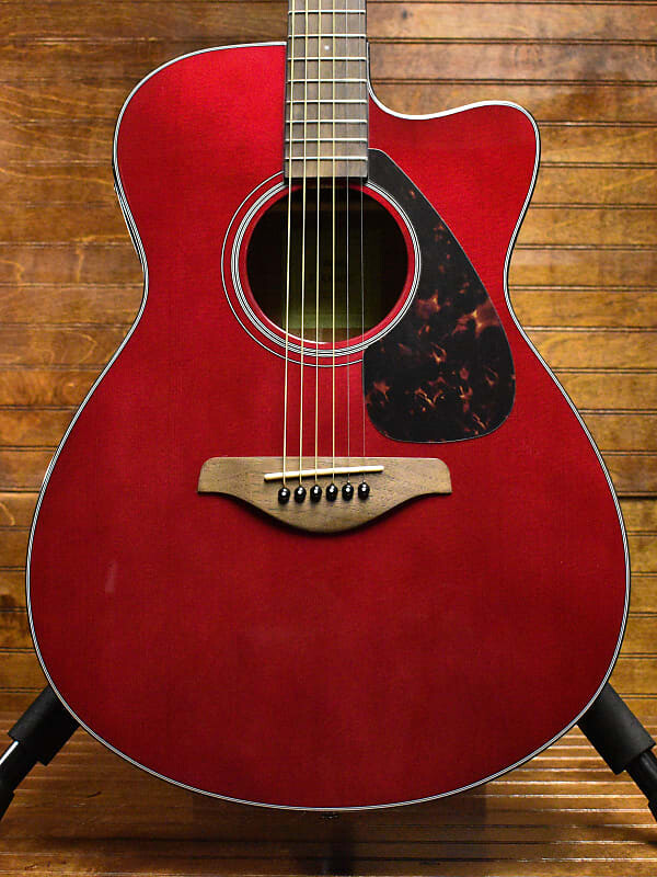 

Yamaha FSX800C, рубиново-красный YAMAHA FSX800C RUBY RED