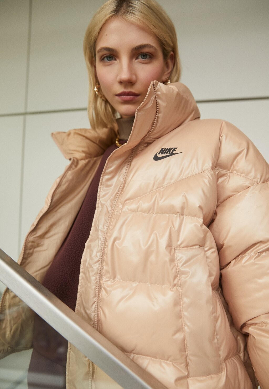 

Пуховик Nike, Серый