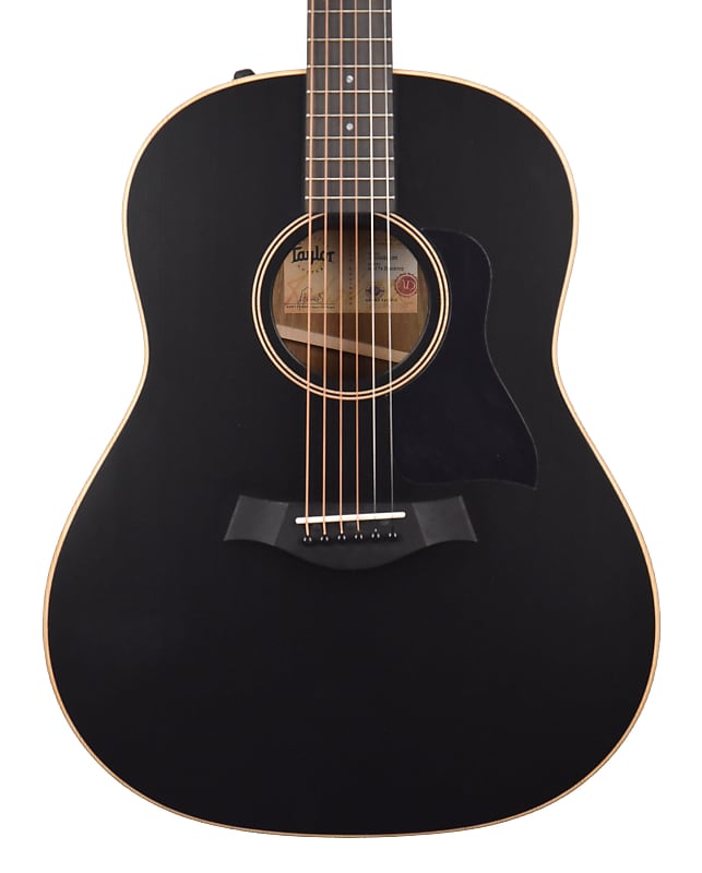 Электроакустическая гитара Taylor AD17e в черном топе