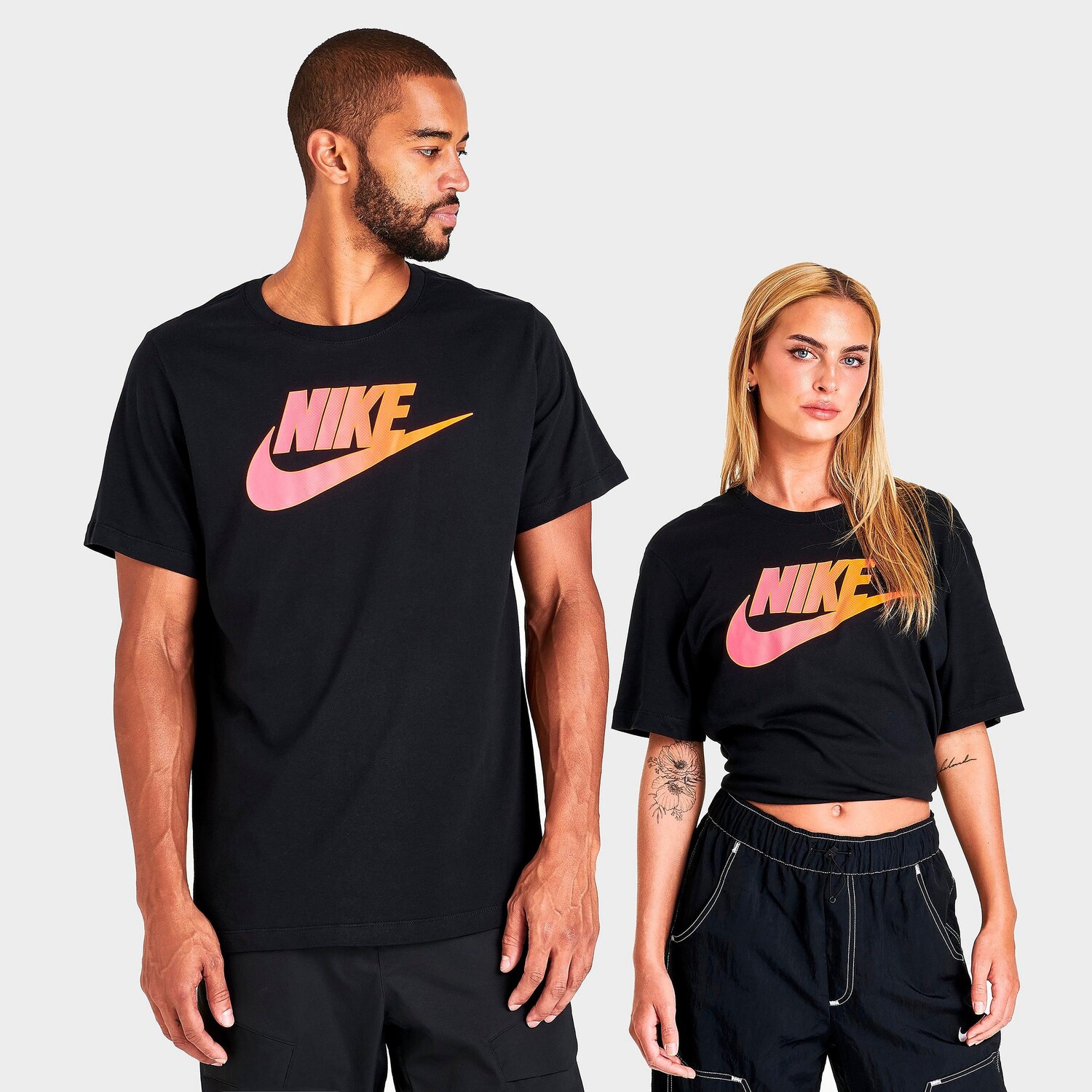

Футболка с логотипом Nike Sportswear Gradient Futura, черный
