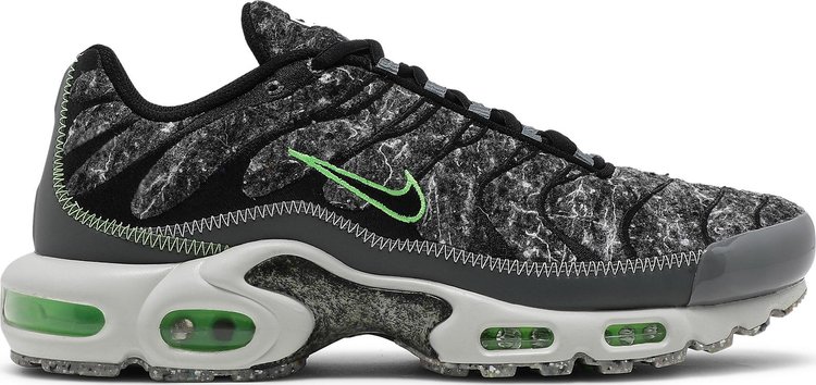 

Кроссовки Nike Air Max Plus Essential 'Crater - Electric Green', черный